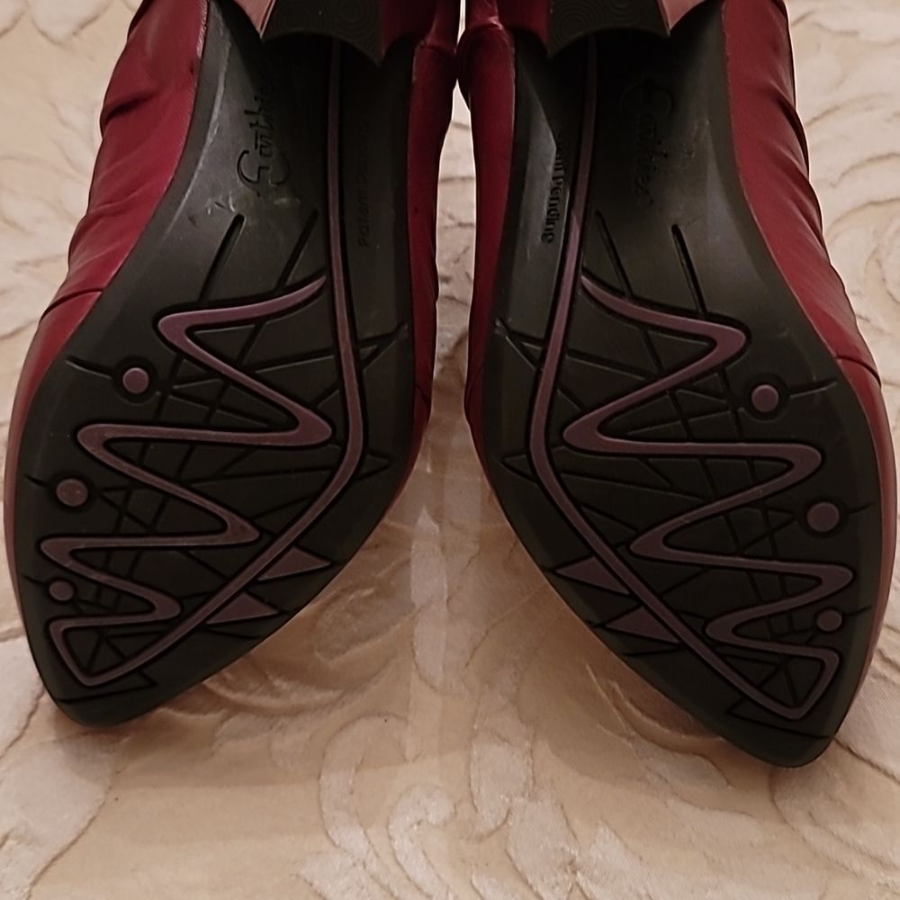 Earthies Montera Deep Red Zip Ruched Booties - Picture 14 of 16